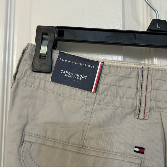 Tommy Hilfiger Men's Essential 10" Solid Cargo Shorts in Stone Size 30 - Picture 6 of 10
